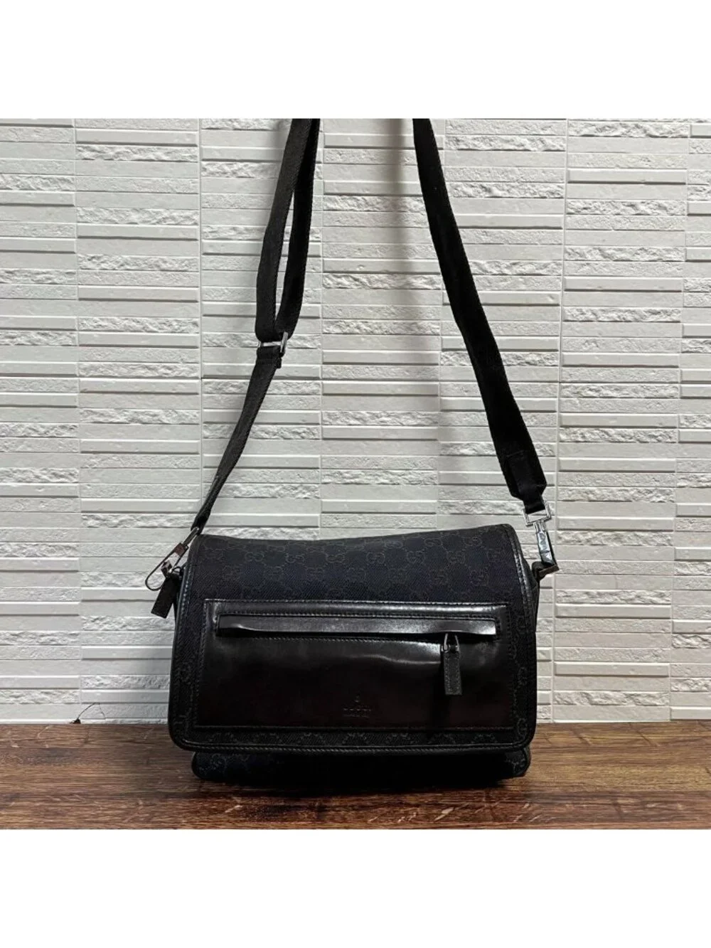 Gucci GG Canvas Leather Shoulder Bag Messenger